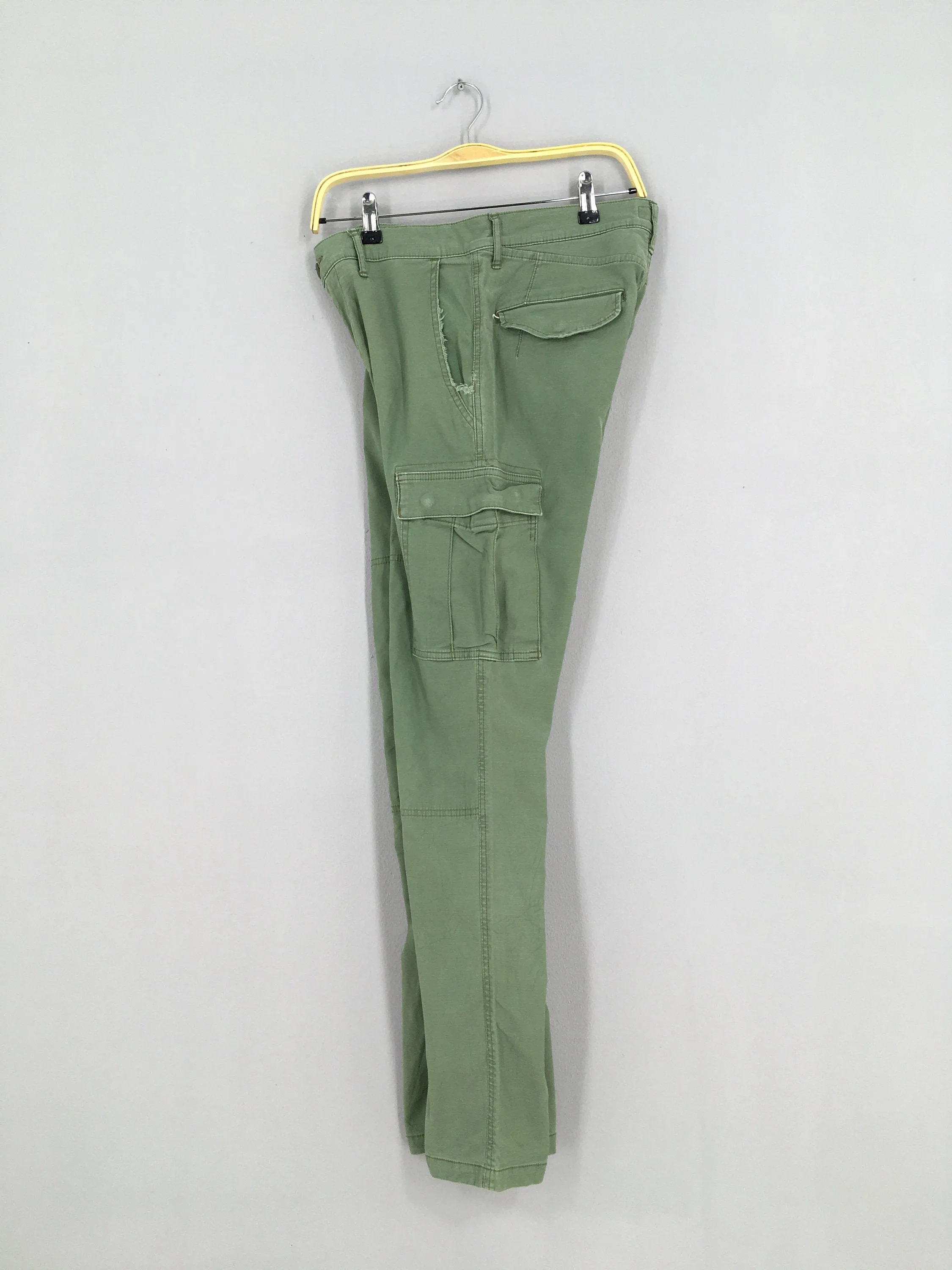 Japanese Spell Bound Cargo Pants Size 30x30.5
