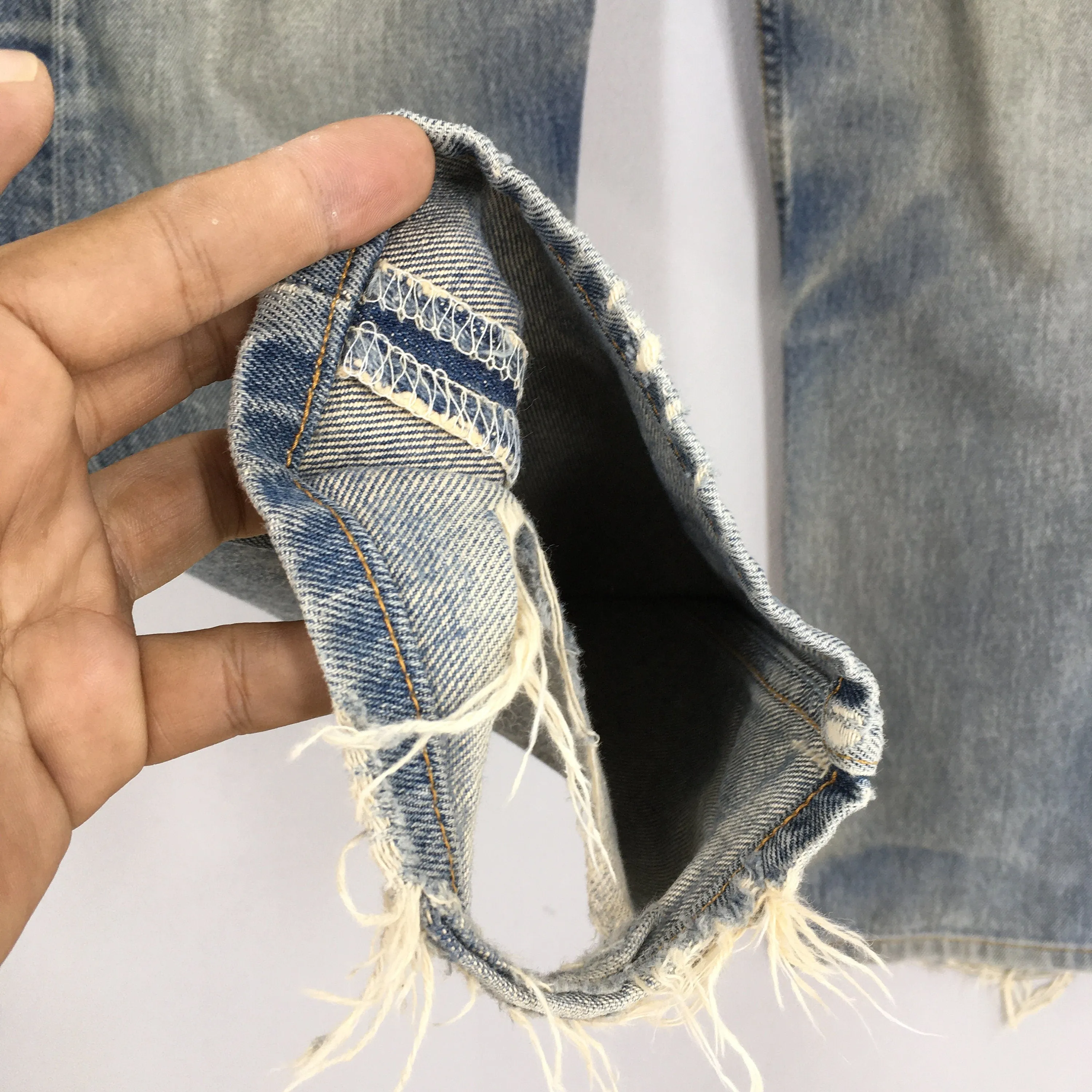 Levi's 501 Faded Distressed Jeans Size 31x29