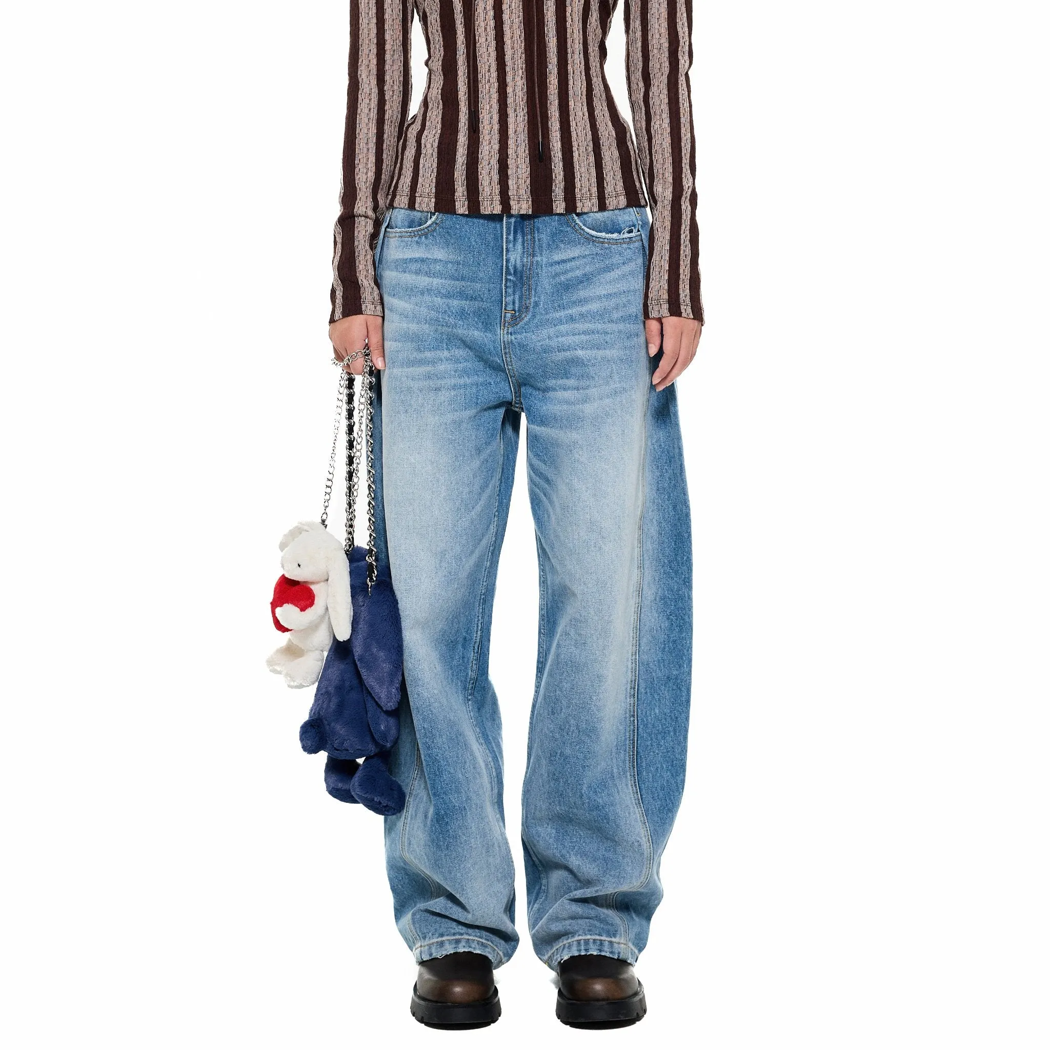 Mid-Rise Boyfriend Jeans in Blue