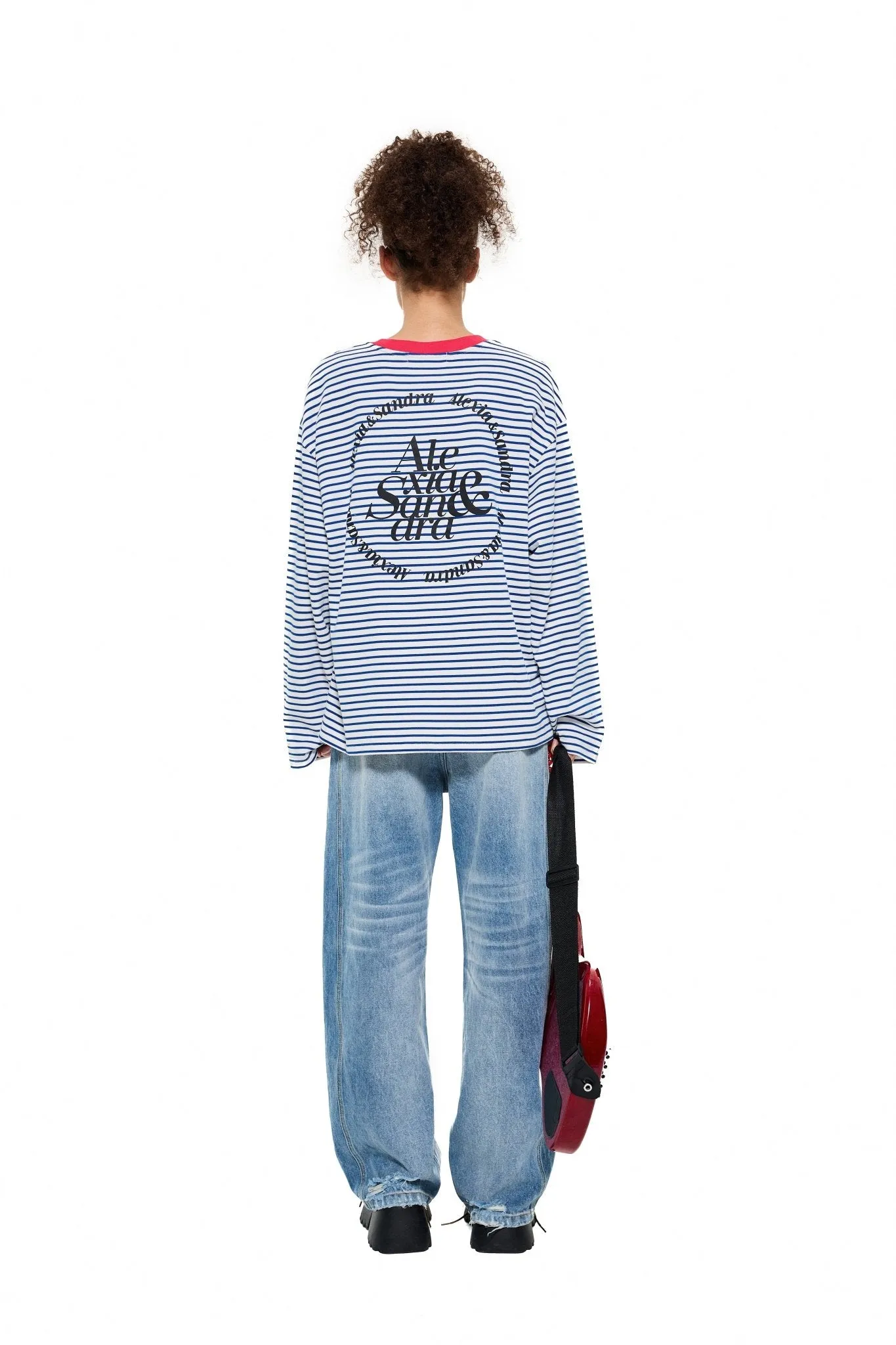 Mid-Rise Boyfriend Jeans in Blue